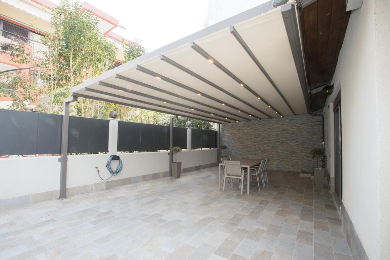 Villa Dolphin Peraía Esterno foto