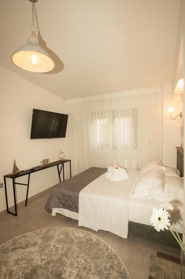 Villa Dolphin Peraía Esterno foto